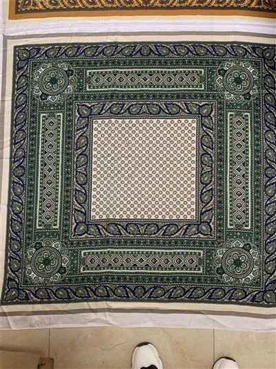 El Yapımı Serigrafi Baskılı İpek Saten Eşarp